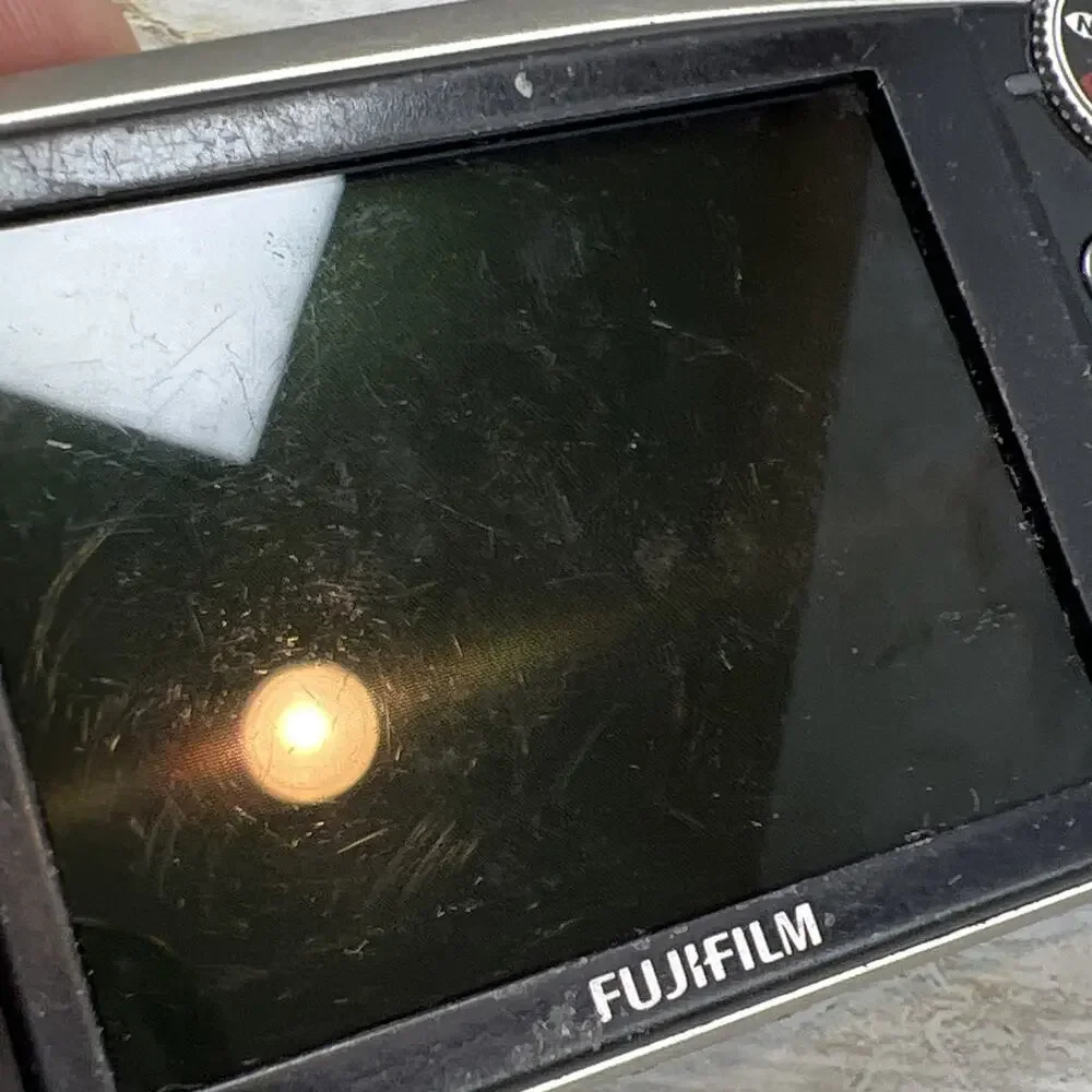Fujifilm FinePix F50 SE 12.0MP Digital Camera FOR PARTS or REPAIR - UNTESTED